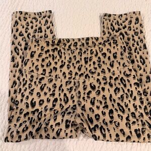 Old Navy Animal Print leggings, active elevate, go dry size medium calf length